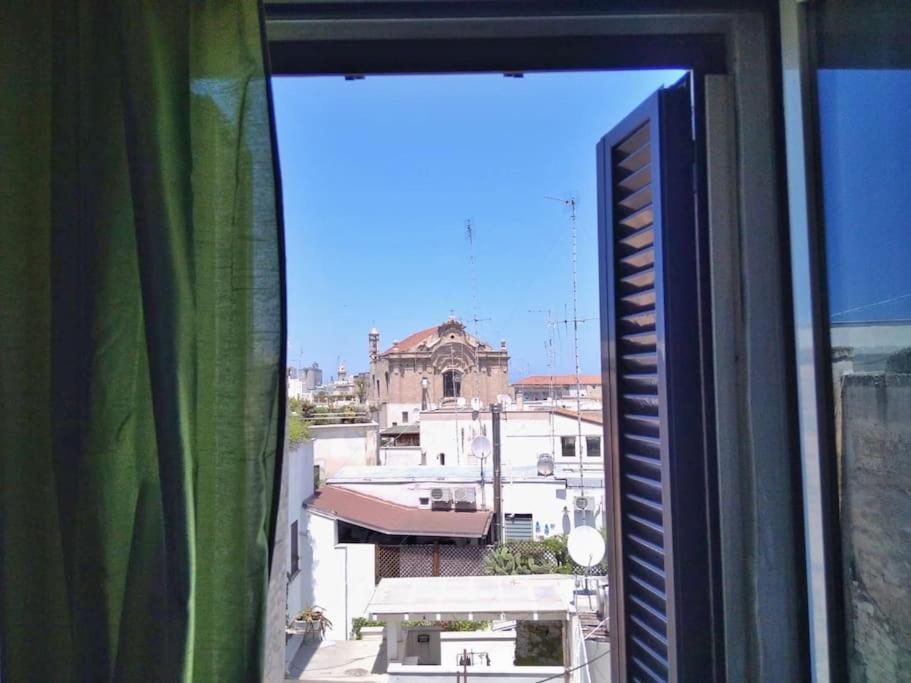 A Flat With A View In The Heart Of The Old Town Apartment Bari Bagian luar foto